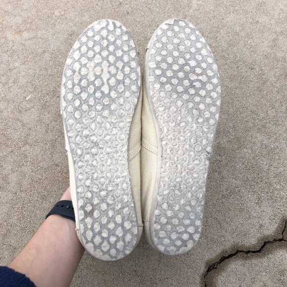 White Toms - Picture 4 of 4